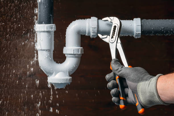 Professional Plumbing technician working in Groves, TX